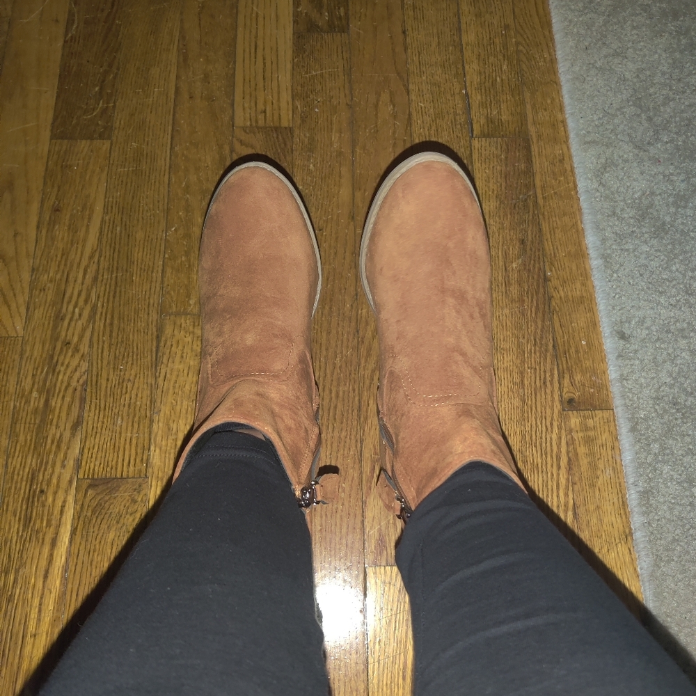 Woman's sued ankle boots brand new size 8
